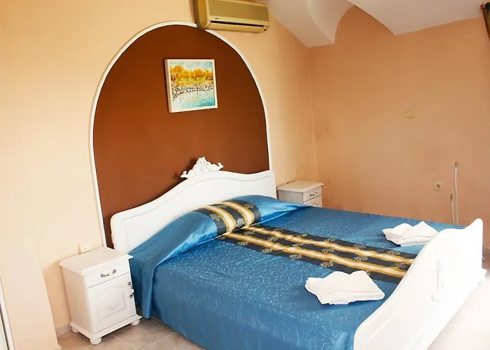 Hotel Family Paros 2 2*